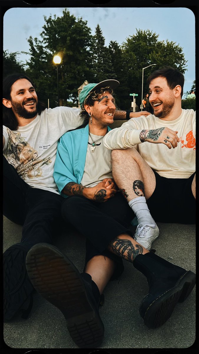 TyBushMusic's tweet photo. I love being in this band so much https://t.co/3cWoB8to21