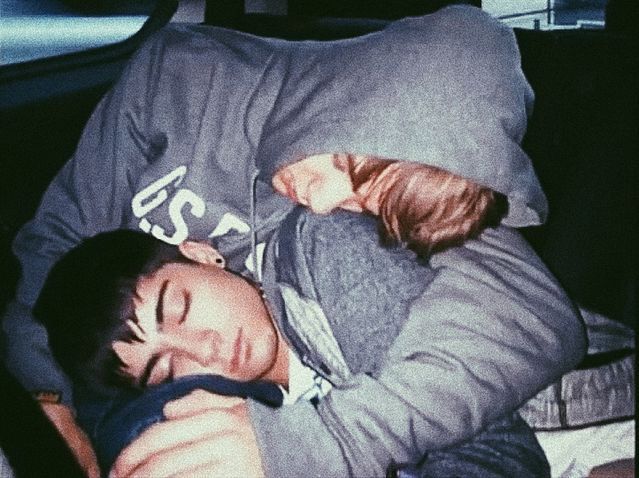 LT18HS16's tweet photo. They were and always will be each others HOME..
💔😭 https://t.co/UnRgDM1jHH
