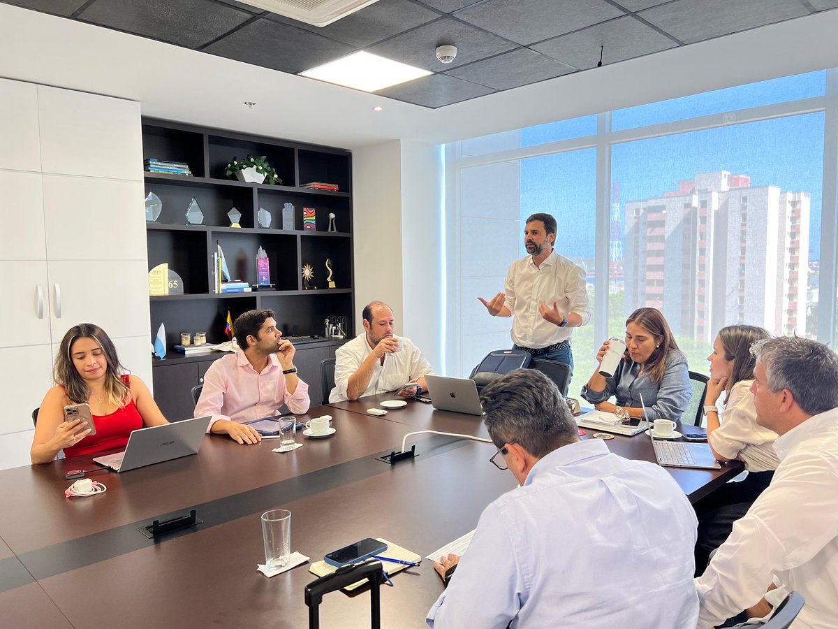 cjjaramillor's tweet photo. Santa Marta hoy tiene una  oportunidad gigante de posicionarse como una ciudad atractiva para el desarrollo del offshore. En mesa preparatoria con diversos actores estuvimos discutiendo las condiciones ideales para abrirle la puerta a esta industria y cumplir con las exigencias de esta. Le apostamos al desarrollo sostenible, Santa Marta se alista para ser una ciudad más competitiva y con un futuro más próspero.