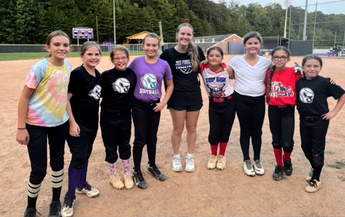 luckemom's tweet photo. Can’t say enough about @RyleeTedder … giving back to younger girls &amp; making a difference! Going to practice, helping in lessons and showing up when it matters! You make me proud &amp; you are lighting the fire in so many girls! Let your light shine! #lyls #itisaboutmorethanball🥹❤️ https://t.co/2k9sP5z1wi