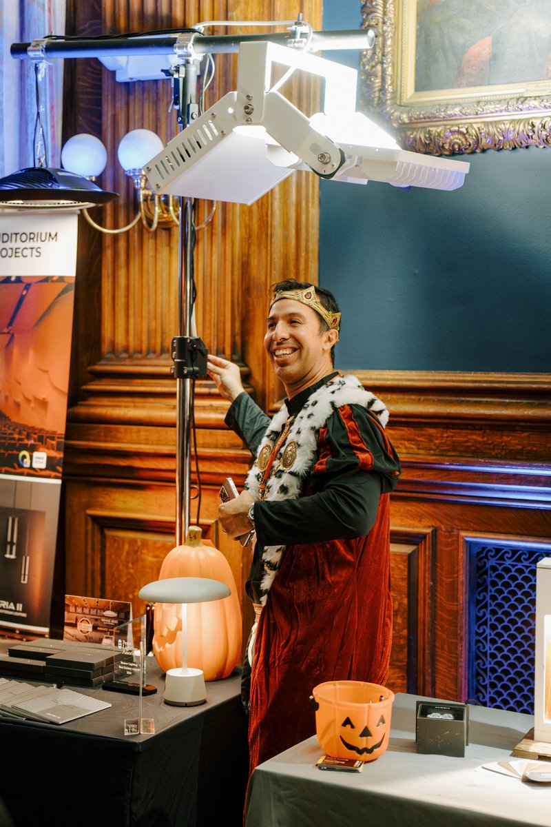 Meteor Lighting tweet media