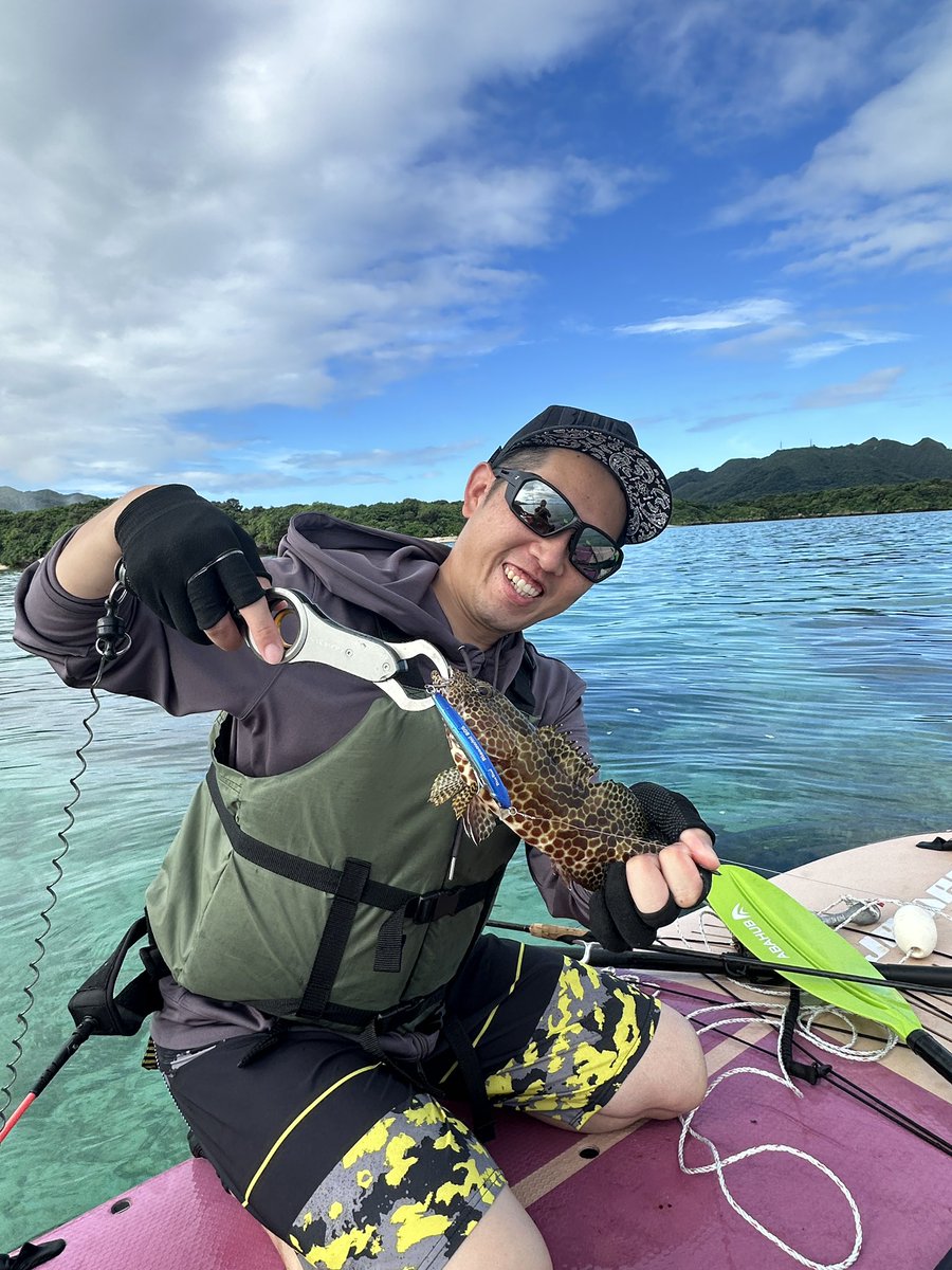 kotarofukuda101's tweet photo. SUP FISHING IN ISHIGAKI
どっちも楽しめ、かつ石垣の魚の物凄いパワーを感じれて、最高のバースデーでした!
#dsfishigaki さん、ありがとうございました!
#イシミーバイ #イシガキハタ
#bluebluefishing
#blueblue #blooowin80s
#アミメフエダイ #アメリカ
#gachipop60 #GACHIPOP https://t.co/Jhy9xlVClX