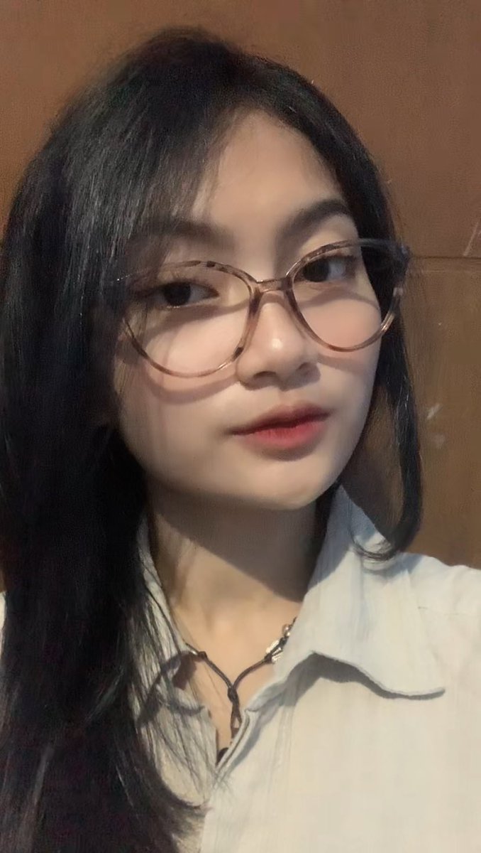RE190300's tweet photo. bekasi bener2 kek di bakar matahari, lu harus pake sunscreen yang nampol bngt😩

beruntung bngt Theraskin lagi launching produk sunscreen terbaru🫶🏻

#TherapyForYourSkin #TheraskinSunShield https://t.co/iFEPryzy5k