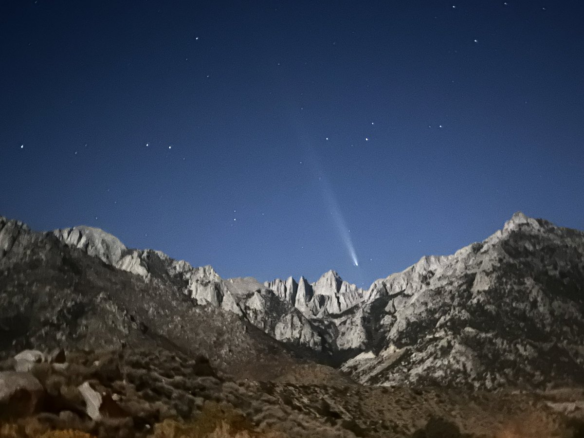 JSchackKY's tweet photo. In the High Sierra this week and able to catch Comet Tsuchinshan-ATLAS from Bridgeport CA and while camping at the base of Mt Whitney! It was stunning both nights! https://t.co/EOQmHICVfK