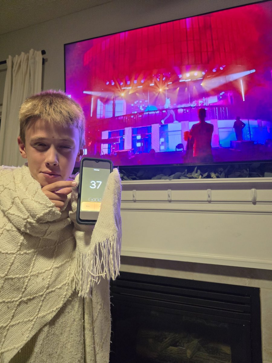 TipsyPicksDFS's tweet photo. Just finished watching @AJRBrothers Maybe Man Tour and Anderson started  counting Jack's curses for the swear jar. Jack, Anderson says you owe him $37 and he would like you to venmo me @ Jonathan_Cole34 so he can buy a new AJR shirt! #AJRlivestream #100goodstories https://t.co/9RqLem6Drx