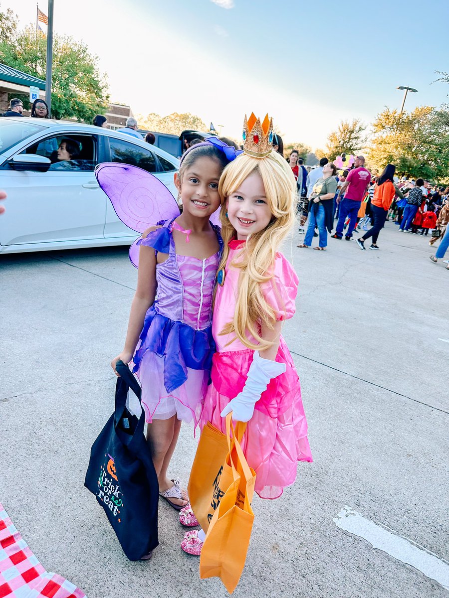 Chick or Treat!!! #teammcgowen #teammckinney