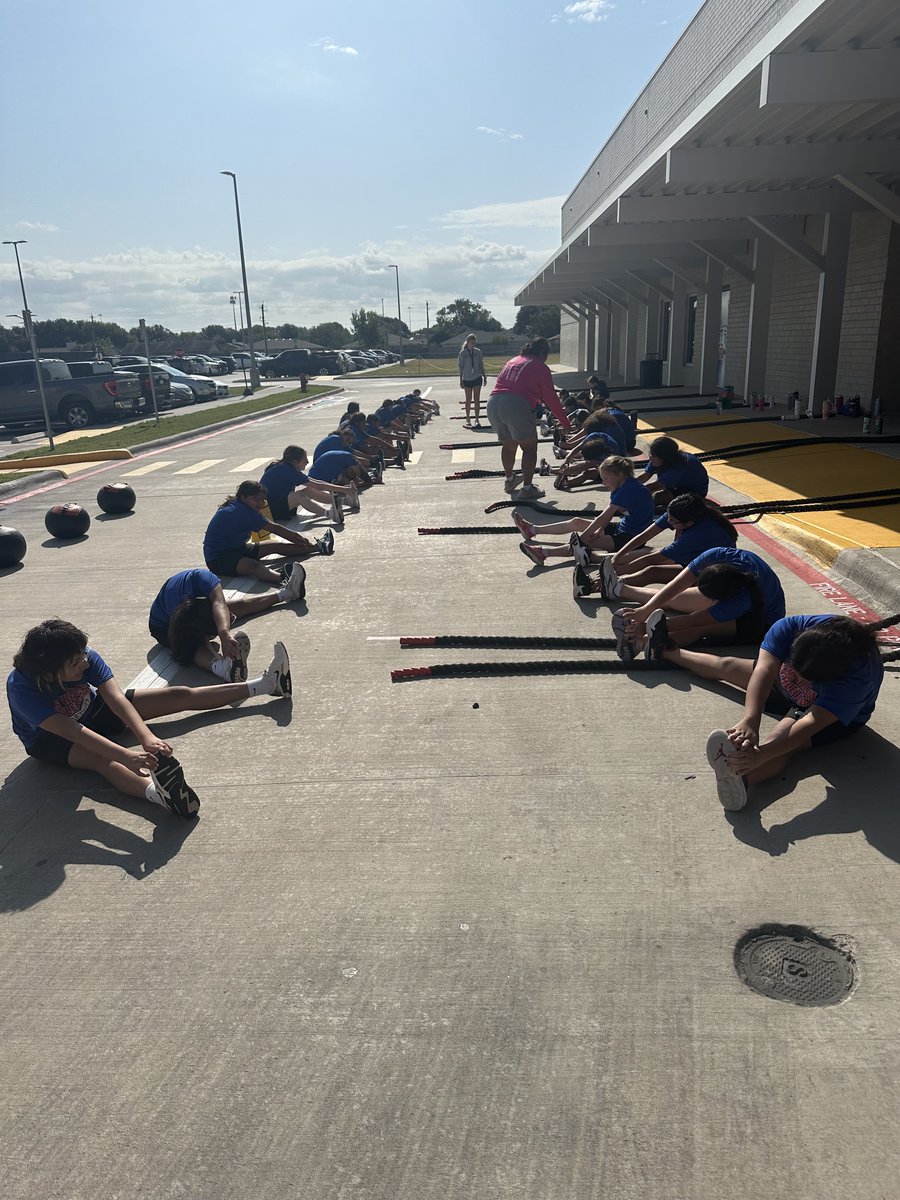 I was glad to be able to see our G-P Middle School girls during their pre-athletics class — such a beautiful day to be outside, building their fitness together! ❤️💙
