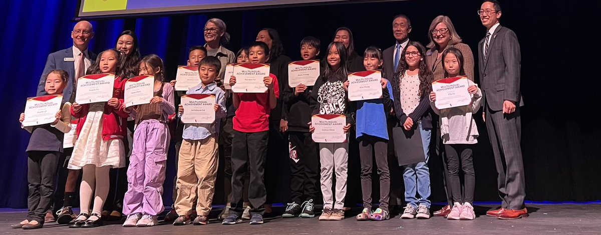 HalimStephaniee's tweet image. 🥳👍🏻👏🏼It’s a night filled w/celebration for all the Reclassification for Multilingual Students! 📸 congratulations 🎈🎉🎊 Thank you Mrs.Kim #EducationMatters #EducationForAll @CaminoGrove @ArcadiaUnified @aefpres @ReneeCostarella