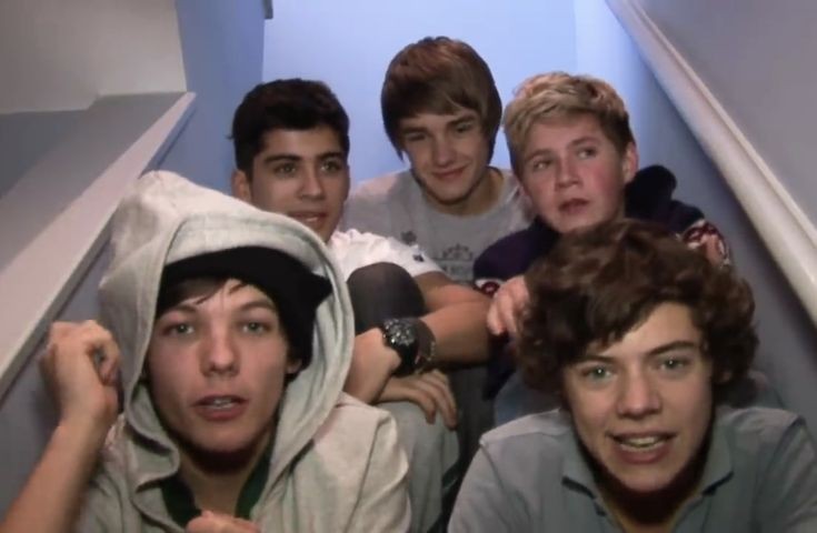 stylesbuz's tweet photo. We...Are...One...Direction...Yaay! https://t.co/HtIY75wXqc