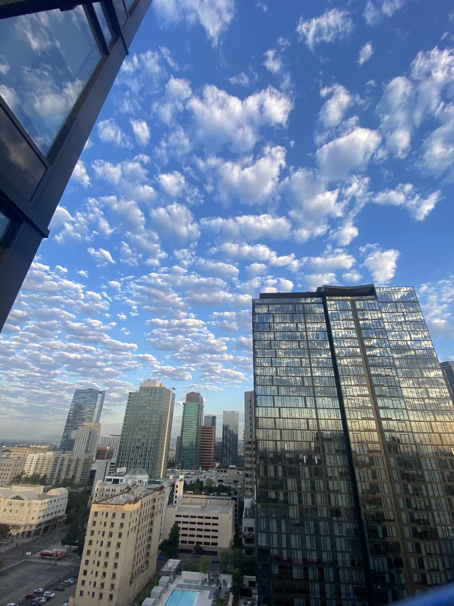 roommateinla's tweet photo. 何雲☁️?!  分かる人いる? https://t.co/67gmIGtIpp