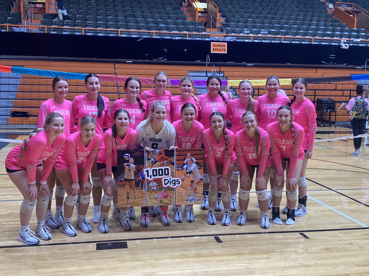 Congrats #hurontigers junior Hylton Heinz 1000 career digs...Bonus fact-The Heinz sisters-Havyn, Hamtyn, and Hylton have combined for over 5000 digs...#sdpreps