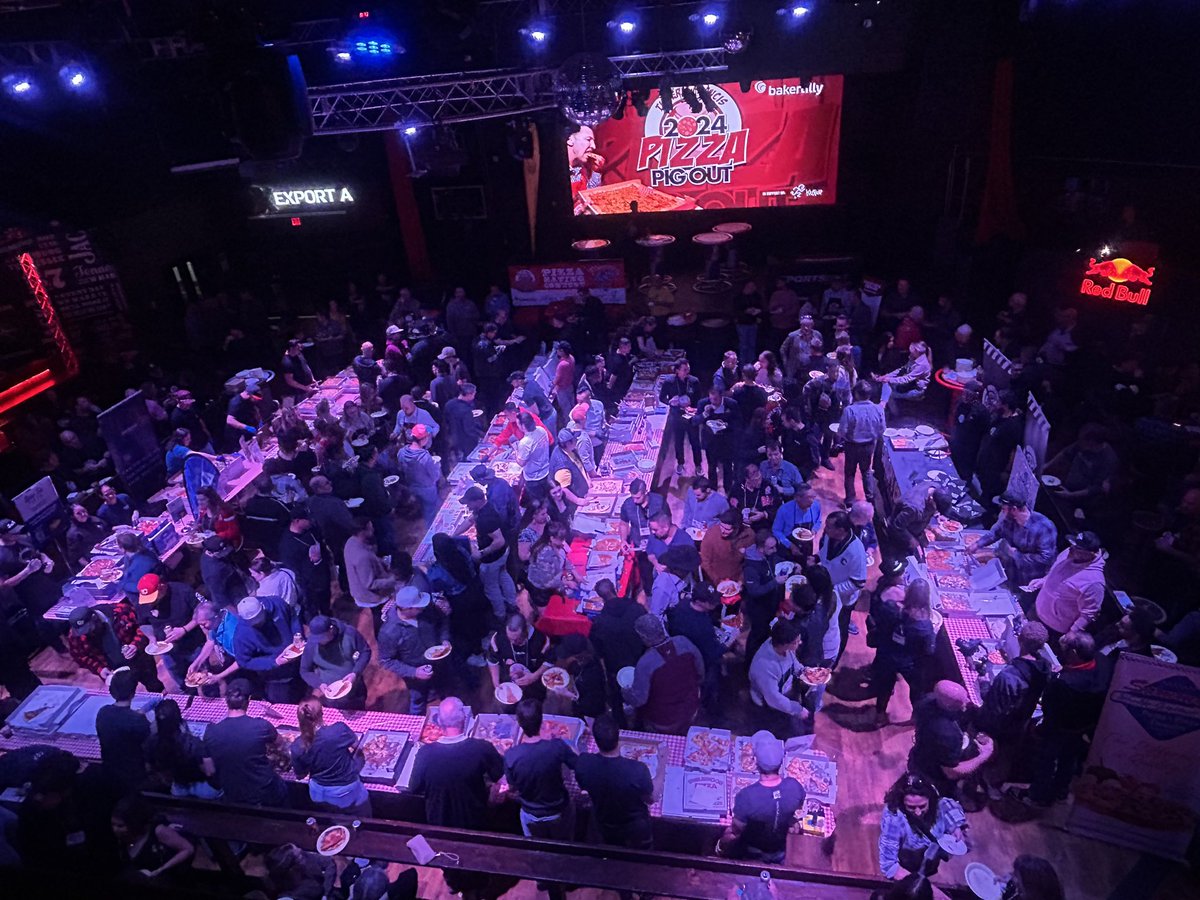 Another SRO at the annual  #Pizzapigout in support of <a href="/KidSport/">KidSport</a> and the #flamesSportsBank Props to @ericfrancis #teamCowboys all the restaurants for great Pizza Thks auctioneer Billy Brown and great job Beasley. Can you pick yourself out ? See you next year 
🍕 💦💦