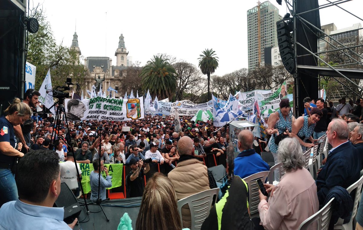Acto de Guillermo Moreno por el 17 de octubre.
Entre otros estaba ⁦<a href="/RubenLedesmaOK/">Ruben Ledesma</a>⁩ y su partido el ⁦<a href="/CoPeBoARG/">CoPeBo Argentina</a>⁩