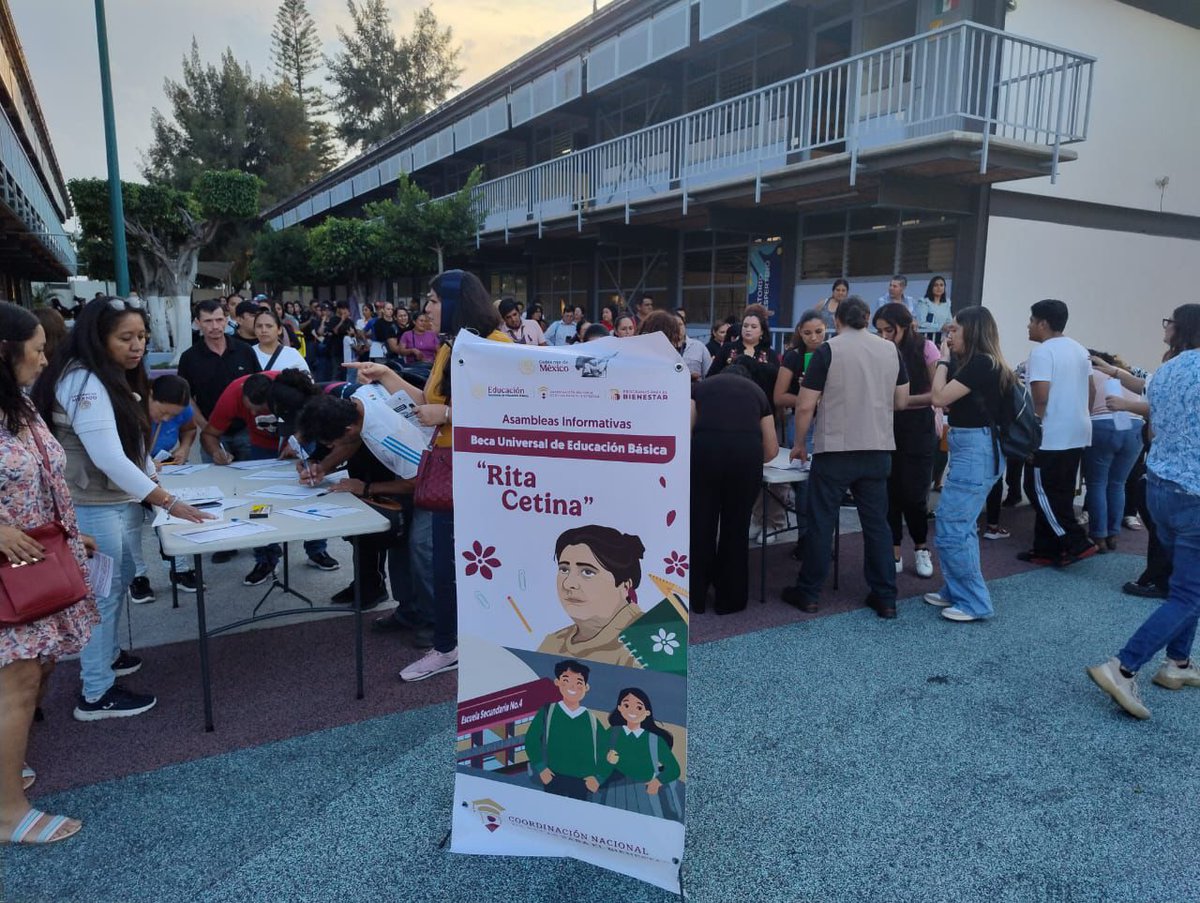 KatiaMeave's tweet image. El día de hoy tuve el gusto de acompañar a madres y padres de la secundaria técnica no. 45 en Zapopan, durante la asamblea informativa para la incorporación a la Beca Universal de Educación Básica &quot;Rita Cetina&quot;

#ProgramasBienestar 🩷
#GobiernoDeMéxico 🇲🇽