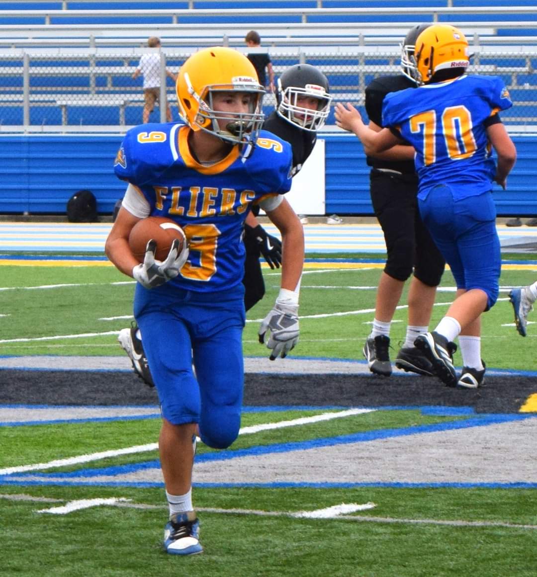 Merrill39m's tweet photo. Congrats to the Undefeated 7 grade SBC champs! 🏈🏆 https://t.co/RGnDwUfJzE