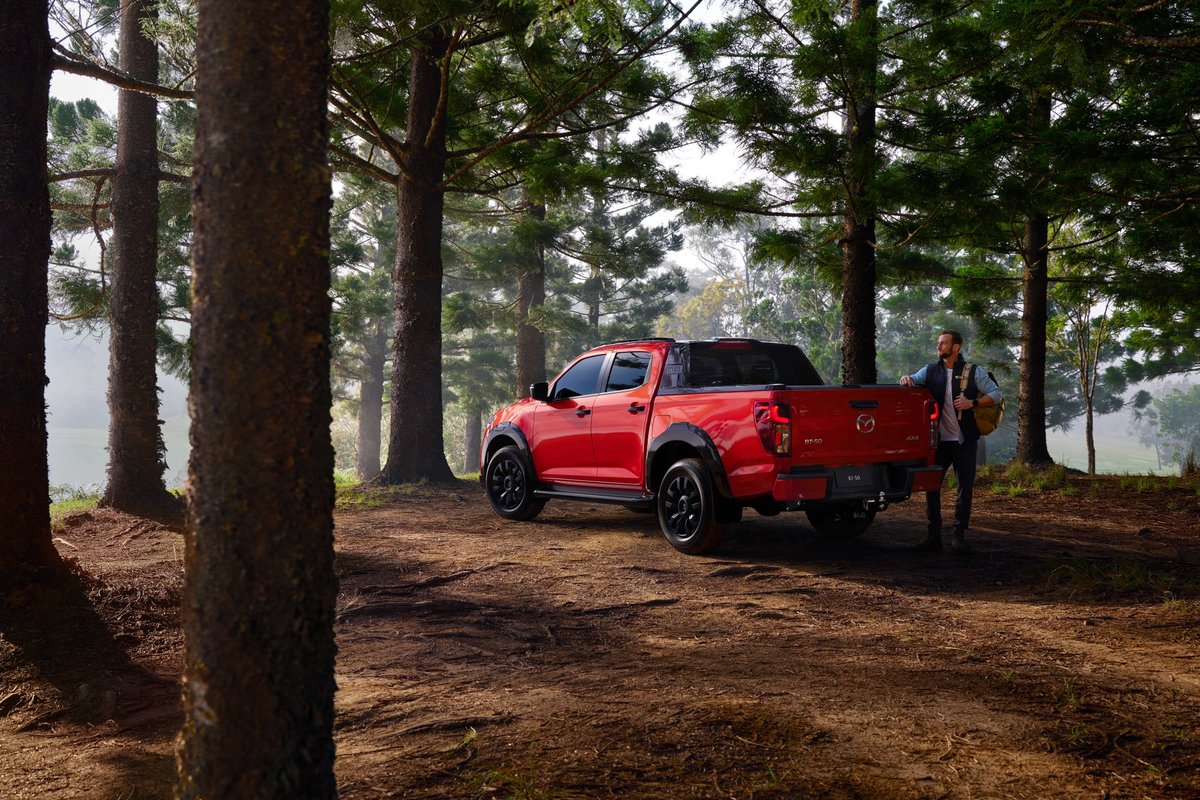 HezeriSamsuri's tweet photo. D-Max paling cantik…. Sebab dia dah jadi Majeda BT50 facelift! https://t.co/9eEVIe69zp