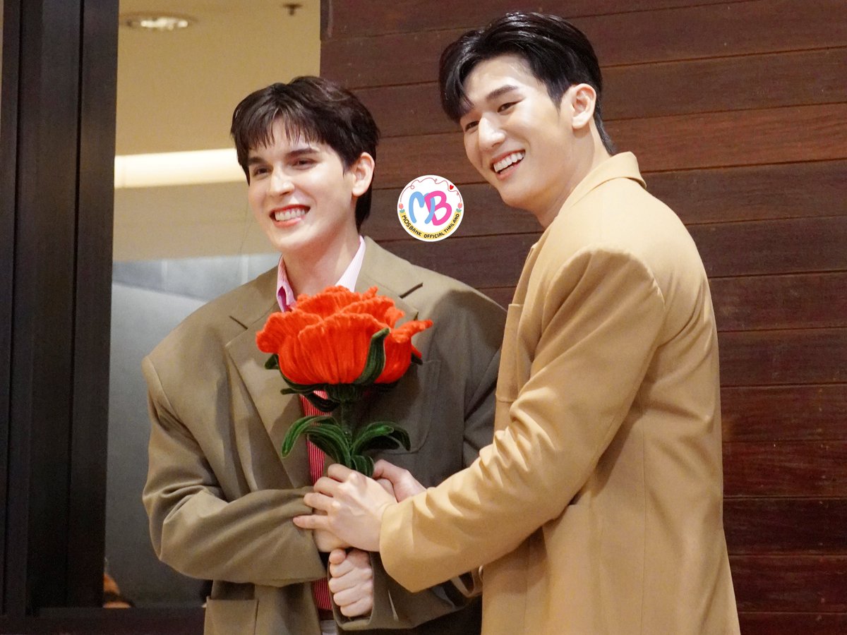 mosbankofcth's tweet photo. 🌷18.10.2024🌞
𝙶𝚘𝚘𝚍 𝚖𝚘𝚛𝚗𝚒𝚗𝚐 𝙼𝚘𝚜𝙱𝚊𝚗𝚔

ก่อนหยุดวันเสาร์ ลองมาหยุดที่เราก่อนได้นะ🤭
💙Happy 😄 Friday 🩵

@mos_psl @Bank_mondop
#บอสของมอสแบงค์
#Moslhong #ISBANKY
#มอสแบงค์ #MosBank 
#มอสแบงค์คู่รักนักหยุม https://t.co/fbF6WD4iKH