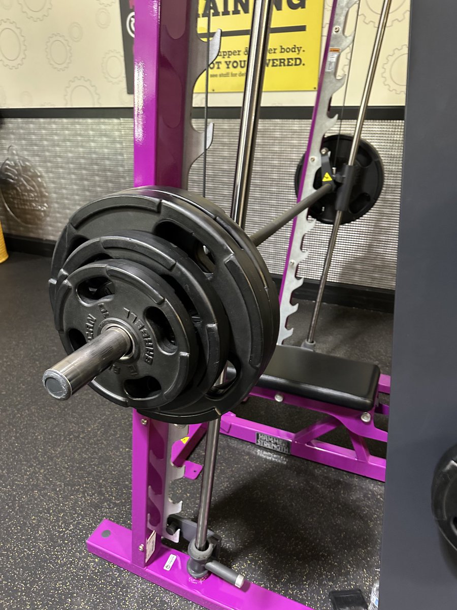 ChazzRG's tweet image. New personal record set on October 8: 270lbs, 1x. #benchpress