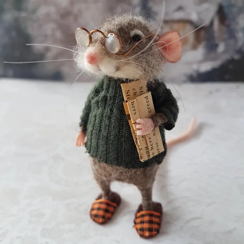 offhandmanor1's tweet photo. So inter alia I am revealed to have an “intra-articular ossified loose body” in my R hip; basically that’s a bit of bone-ified ?? bopping about in a joint. I rejoice to share that their tininess &amp; unpredictability gave them the earlier name “joint mice.” https://t.co/ALtIzwfKAf