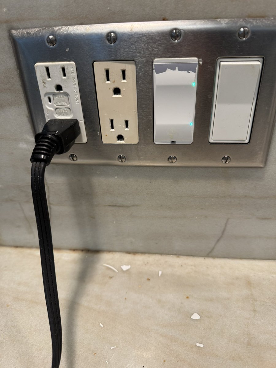 mcabocel's tweet photo. @Control4 what is happening to the quality of your products? We replaced a 10 year-old Control4 light-switch with this new one a couple years ago, and here it is today. Shocking, especially at the price we paid for it. https://t.co/E7Cix3GZhu