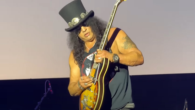 SLASH's 'S.E.R.P.E.N.T.' Festival Raises More Than $125,000 For Charity blabbermouth.net/news/slashs-s-…