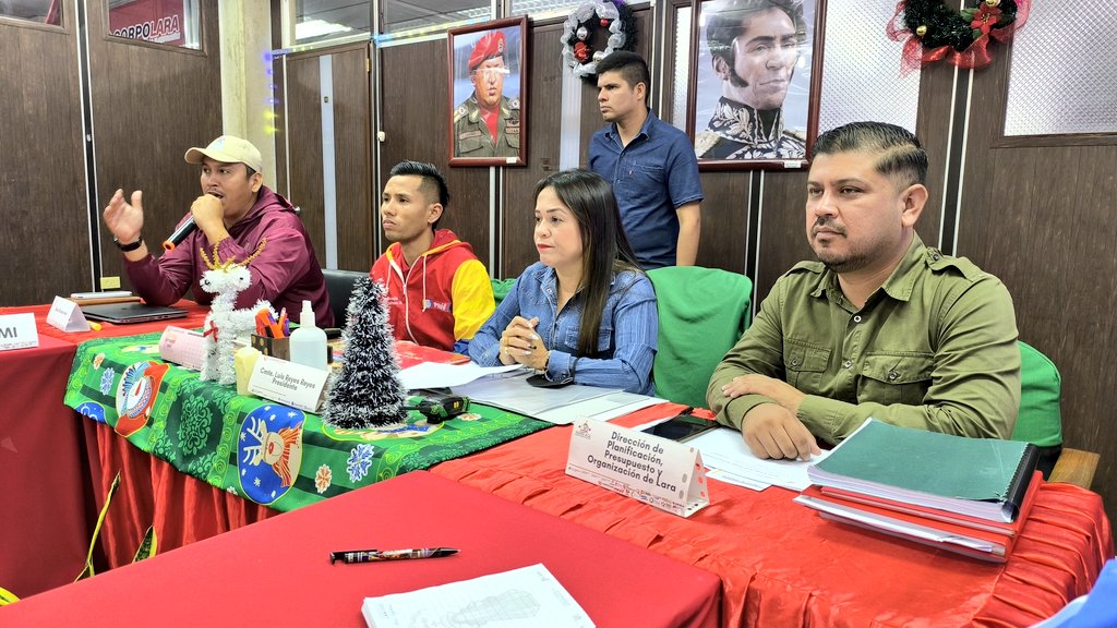 CLPP_Iribarren1's tweet photo. #EnFotos 📸🤩 Desde las Instalaciones de @corpolara se desarrollo Plenaria de la Mesa Mapa ACA Agenda Concreta de Acción y Mapa de Soluciones, con directores y responsables de instituciones Estadales y municipales.

@NicolasMaduro
@ComunasVE_
@LuisJonasReyes https://t.co/hkdn8pgMeD