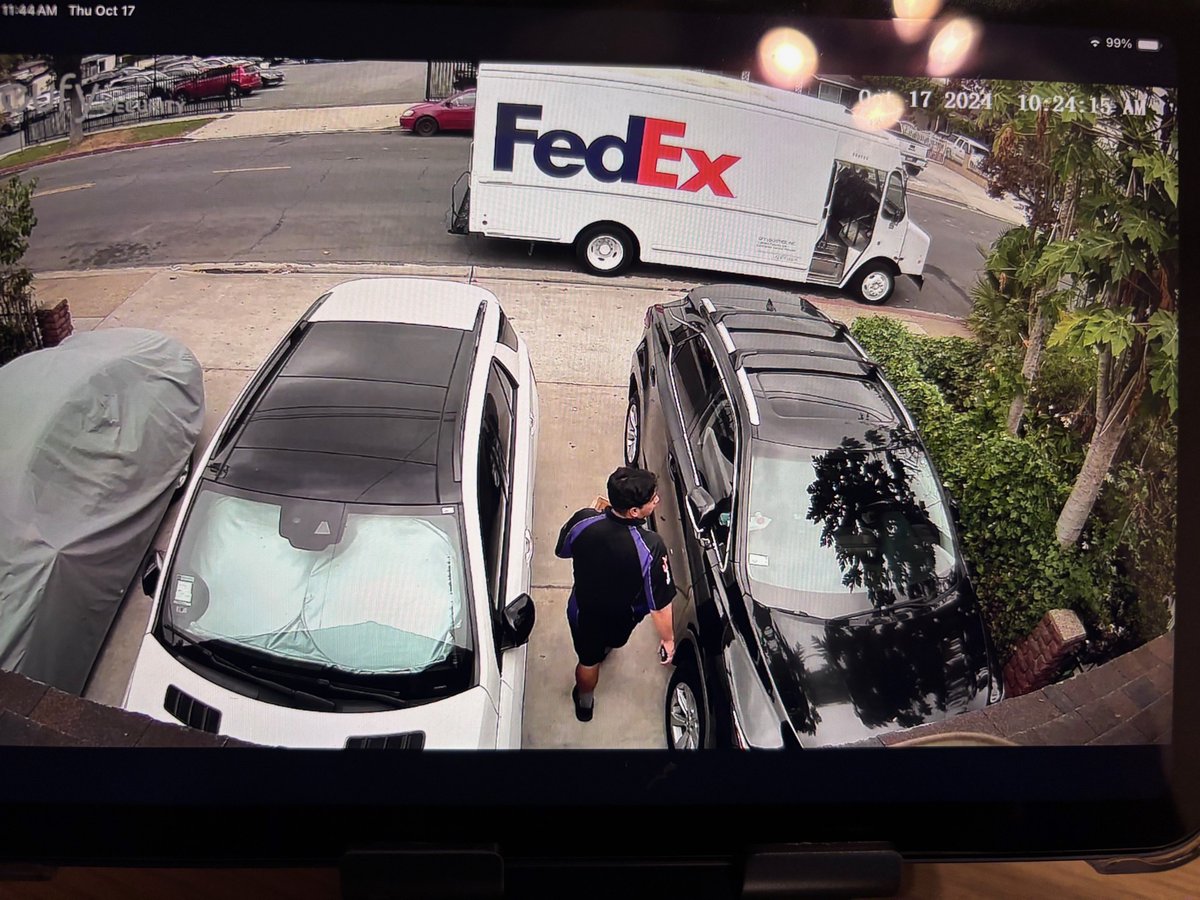 t0nech's tweet photo. @FedEx Beware of FedEx Delivery Issues

My package was marked delivered but never received. It went to the wrong address under the name "DDONNY"

What’s strange is FedEx initially rescheduled the delivery for the next day, but somehow it was marked as delivered at 2 PM same day https://t.co/G2gDoD3Wbc