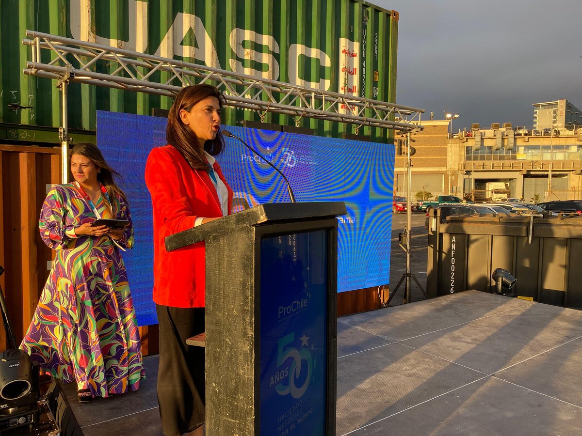 ProChile's tweet photo. "Mirando hacia el futuro, el compromiso de ProChile es seguir siendo un aliado estratégico para las empresas 🇨🇱 (…) buscamos enfrentar juntos los desafíos del país para las próximas décadas: la diversificación de nuestra canasta exportadora y de los mercados de destino"👏 https://t.co/i6nSizuBYu