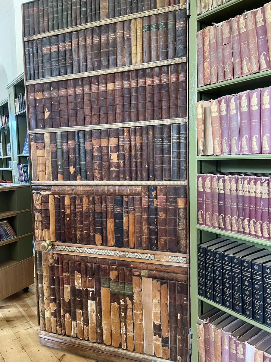 RPPS_Library's tweet image. I love visiting other #schoollibraries for #CPD. Thank u @SomerhillKent Being a #schoollibrarian can be isolating so this is vital. We shared practice; learnt lots from each other; & I spoke with a panel about the ⬆️benefits of the @uksla conference in June #edutwitter #lipssee
