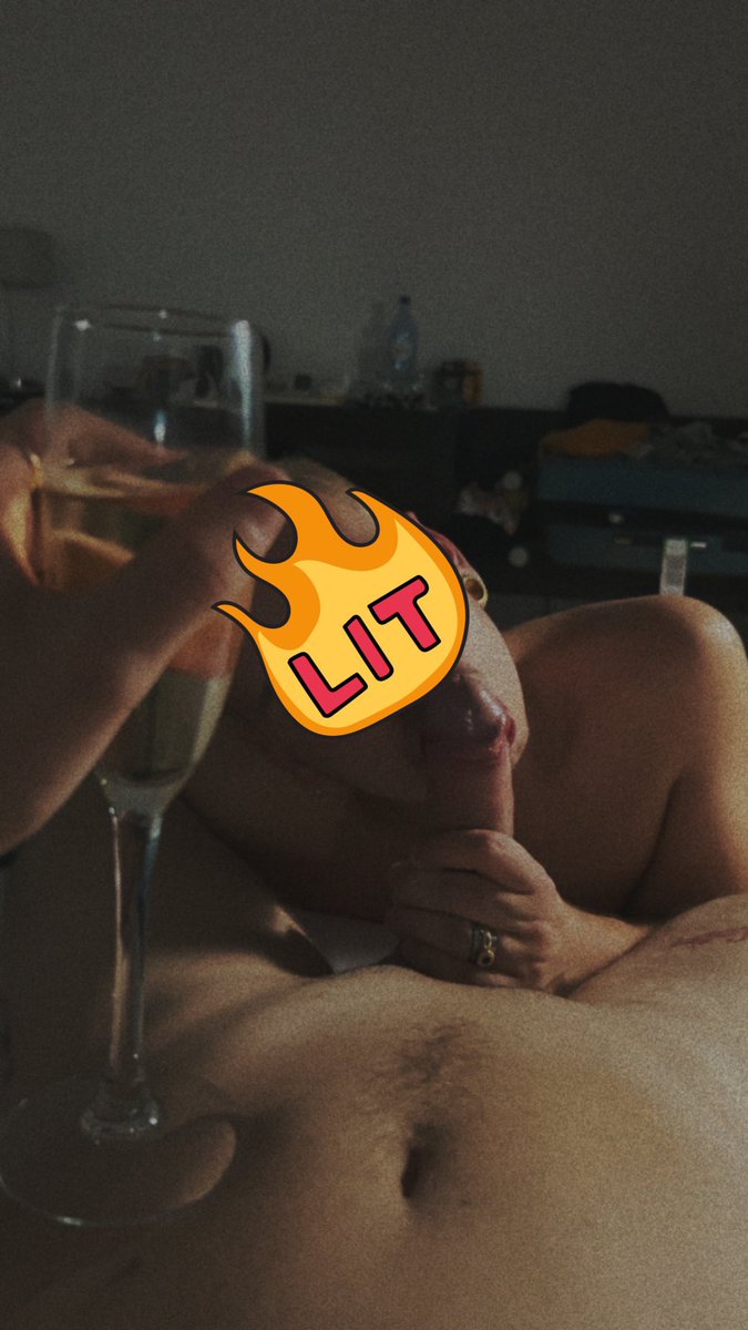 Klemlucas03's tweet photo. Just my favorite moment of holidays ! #gay #gaycouple #gaysex #hotel #champagne #hot #hotgay https://t.co/H5knSMEoq4