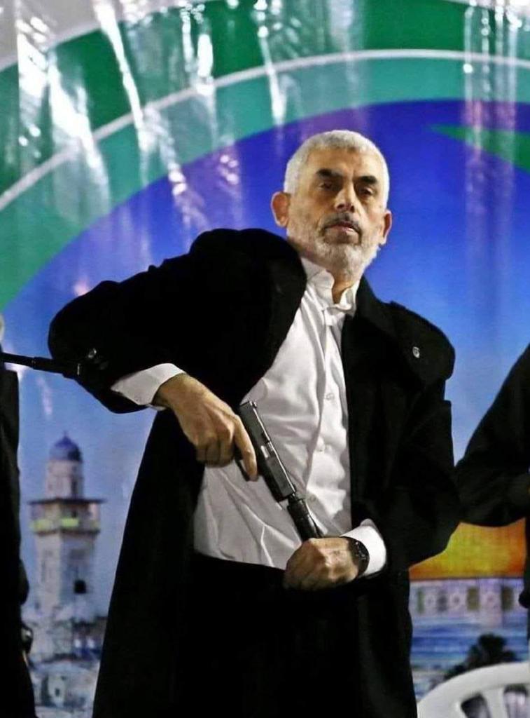 نال الشهادة وهو يواجه عدوالله في ميدان الرجال. 
نال الشهادة بكل عز وفخر بعد ان نكل بالصهاينه وجرعهم كؤس المر نالها وهومتوشح سيفه 
هنيئٱ لك الشهادة يااباابراهيم طلبتها فنلتها