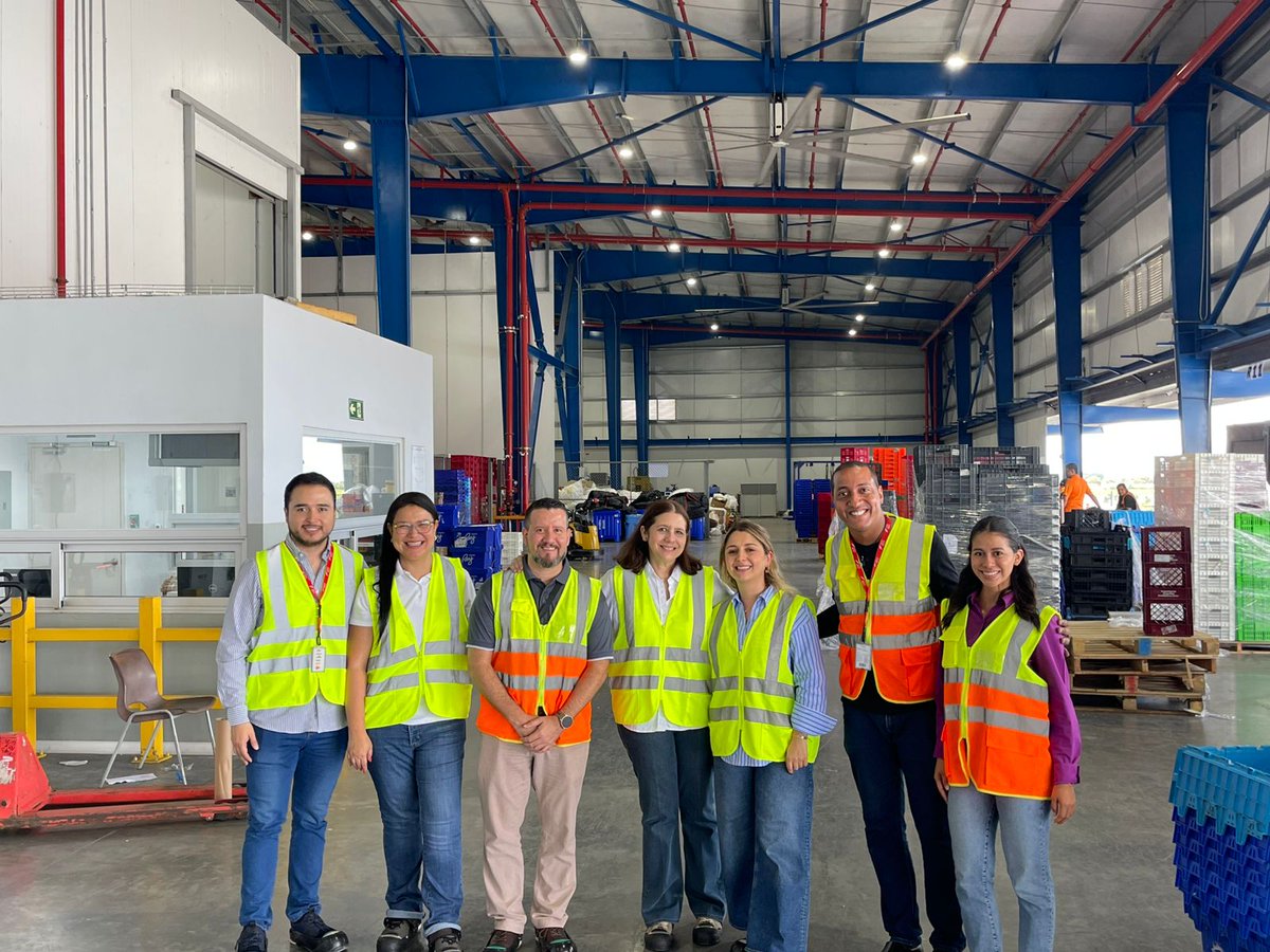 Ayer recibimos la visita, en nuestro CEDI de Pacora, del equipo del <a href="/banalimentospty/">Banco Alimentos PTY</a> . Tuvieron la oportunidad de conocer las instalaciones y observar la logística de los productos que se envían al BAP, reafirmando nuestro compromiso como uno de sus donantes principales. 🤝