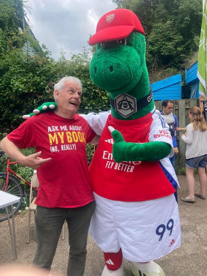 THIS SATURDAY in N5 - meet #Arsenal's #Gunnersaurus at Apple Day from midday.. #WeekendVibes #activities  #gillespiepark