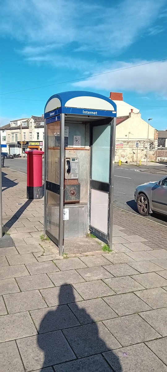 gwilty200's tweet photo. Trip to #Blackpool before the clocks go back. Ride on the new(ish) tram line from Blackpool North; the Internet; in need of some work, and FUN. Great place Blackpool. Some real characters. https://t.co/S5Y6i7Dvst