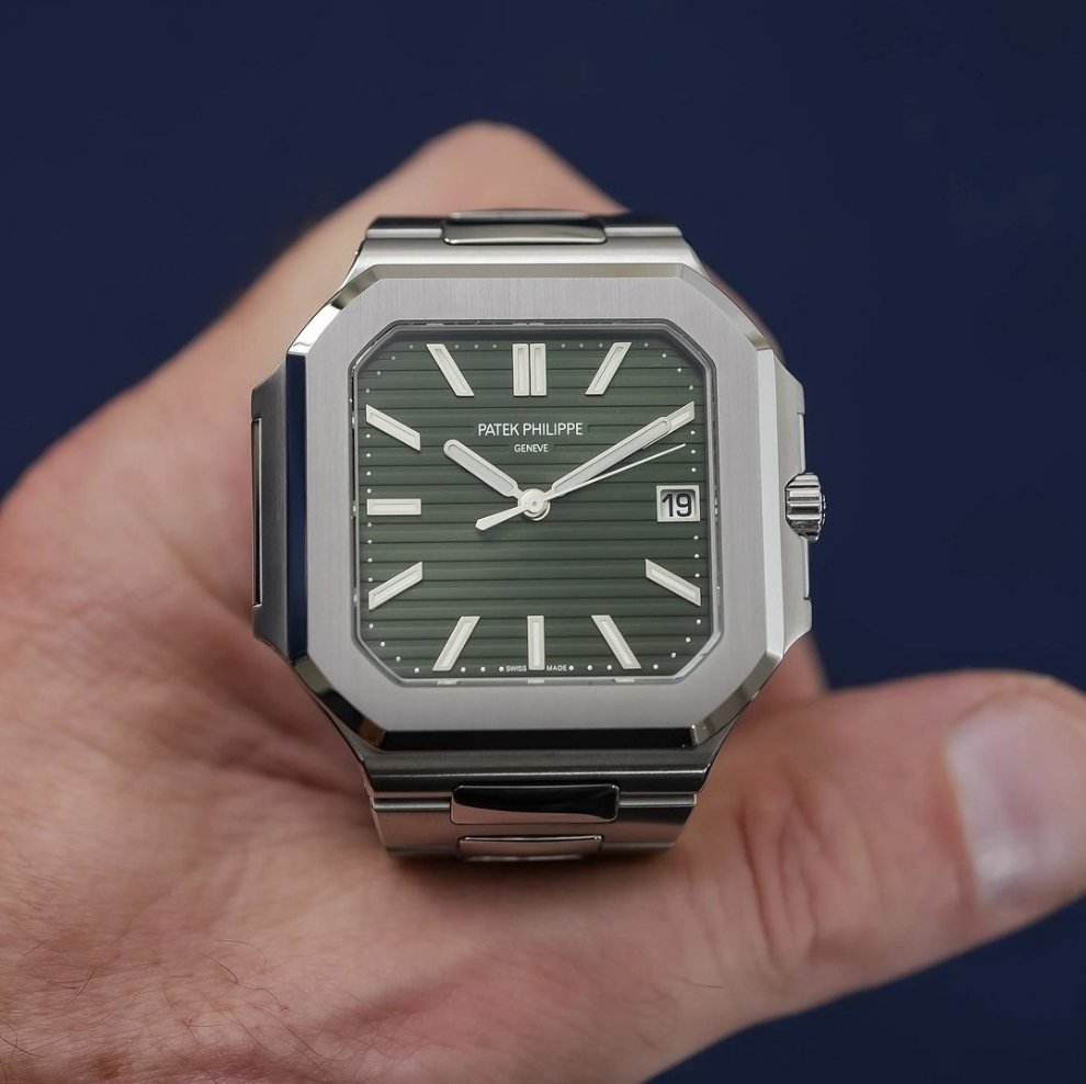 GlobalWatchClub's tweet photo. Patek Philippe has just launched its first brand new collection in 25 years! CUBITUS.

I'm going to be honest, I'm not a fan of it 🫤 Maybe it will grow on me, though, as so many other models have... https://t.co/4VBnCZVWg2