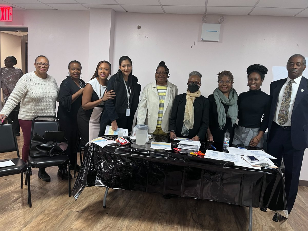 Harmongoff4NY's tweet photo. Had a great CB10 Senior Task Force meeting at Canaan Senior Citizens Center! Love how we’re involving local seniors at senior centers to learn more about the community board and its committees. #ILoveSeniors #HonoraryJuniorSenior https://t.co/EvgSJ2UmHT
