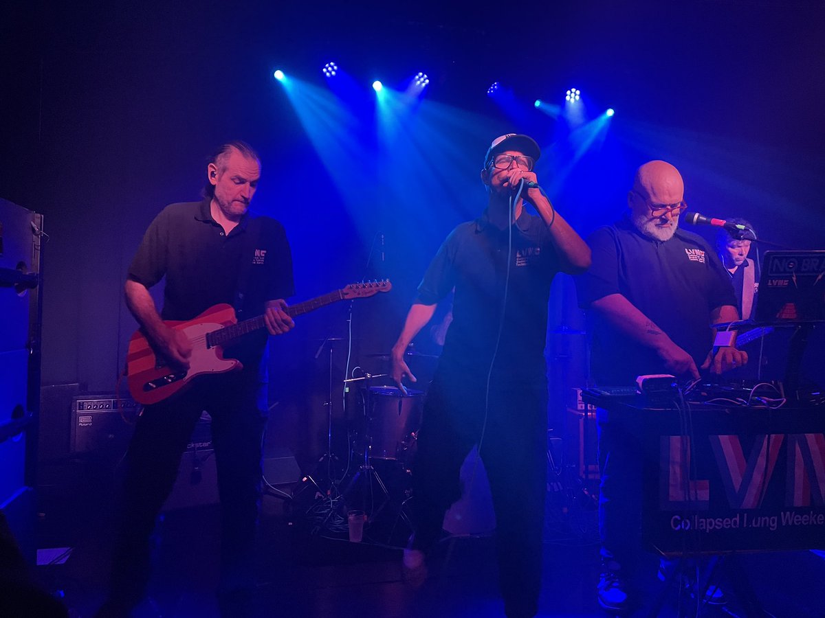 The Masked Parsnip (@maskedparsnip) on Twitter photo What a gig. The chaps were on top form tonight. Thank you <a href="/collapsed_lung/">Collapsed Lung</a> Cracking venue The Hare & Hounds is too. <a href="/antchapmanaudio/">Ant Chapman | 🇹🇳</a> <a href="/gentlemanrhymer/">Mr.B</a> <a href="/slackwagon/">Steve Harcourt</a> What a gig. The chaps were on top form tonight. Thank you <a href="/collapsed_lung/">Collapsed Lung</a> Cracking venue The Hare & Hounds is too. <a href="/antchapmanaudio/">Ant Chapman | 🇹🇳</a> <a href="/gentlemanrhymer/">Mr.B</a> <a href="/slackwagon/">Steve Harcourt</a>