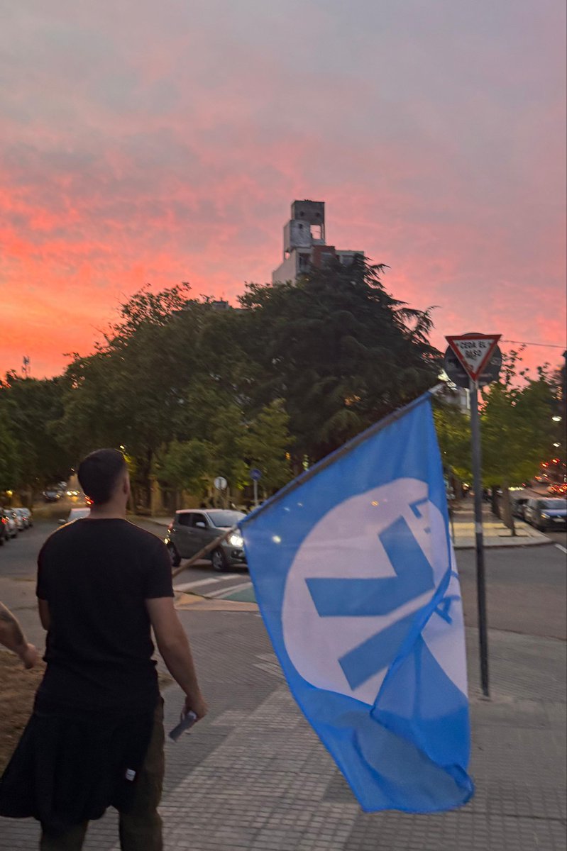 En Bv Artigas y Bv España repartiendo la <a href="/lista71/">Lista 71 [oficial]</a>!

A 10 días de ganar! ⚪🔵