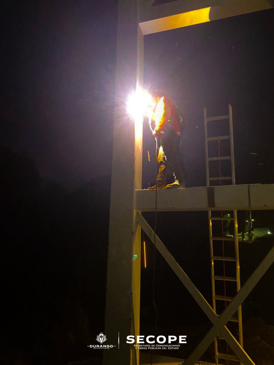 🚧En el municipio de Rodeo, trabajamos en el puente “Las Ánimas”, obra de gran impacto para la población, ya que la ingeniería aplicada, hará de éste puente, un paso seguro a través del río Nazas. 

En equipo con la alcaldesa <a href="/MaryAma28361291/">Mary Amaya Parra RODEO</a> beneficiamos a más duranguenses.🚜