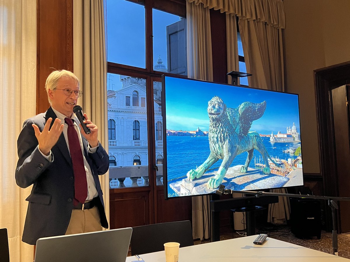 Prof. Michael Scott tweet media