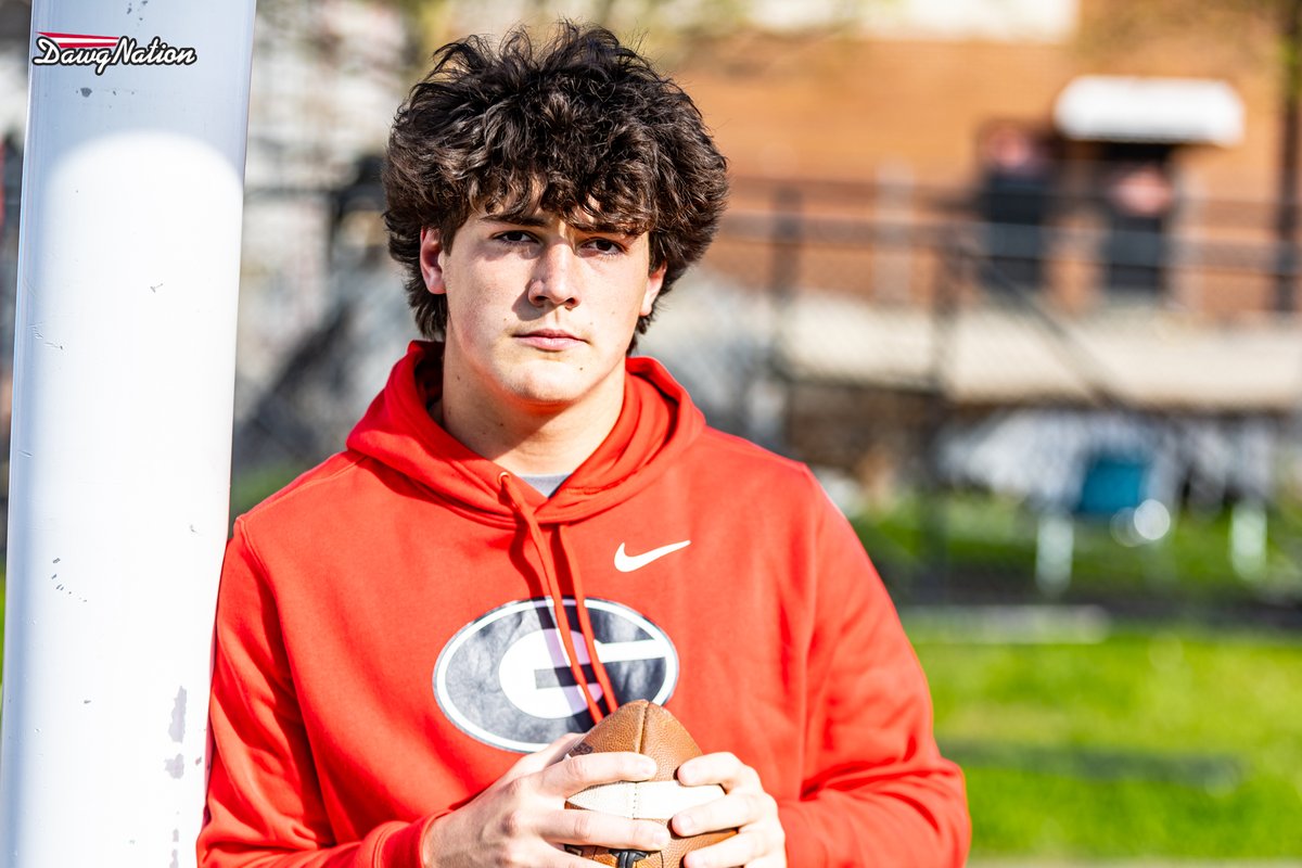 jeffsentell's tweet photo. There are decommitments and then there are DECOMMITMENTS from 5-star QBs. 

Those hit the hardest.

The #UGA staff got word earlier today that 2026 signal caller Jared Curtis would be reopening his recruiting process. 

https://t.co/9Ps3jt0kFm https://t.co/hUk8I00Uqn