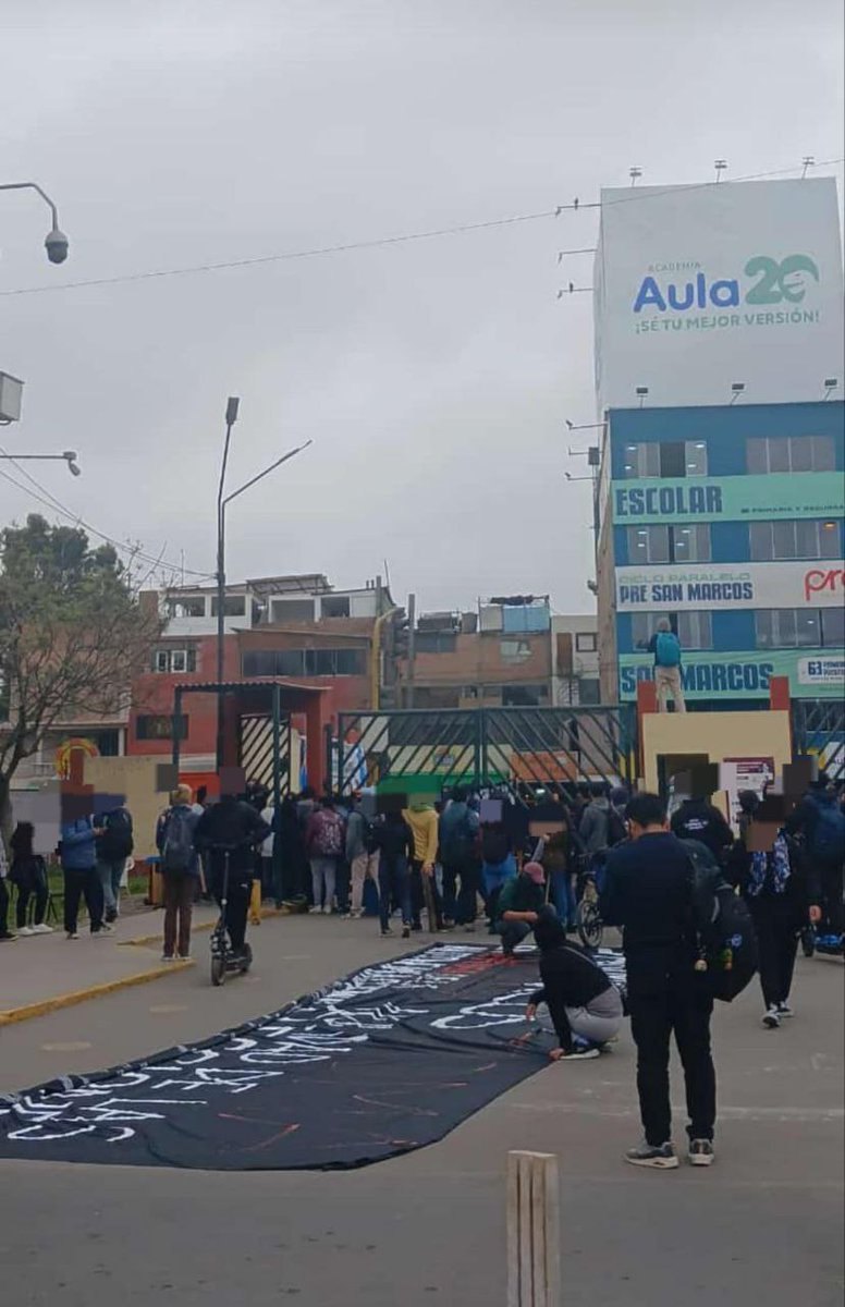 LaJefa_PE's tweet photo. Han tomado San Marcos ✊🏽🔥
Debido a la situación turbia del proceso electoral interno (asamblea universitaria, consejo universitaria y consejo de facultad) considerando además, que este año debe salir la actual y corrupta rectora. https://t.co/XYGhqztlzI