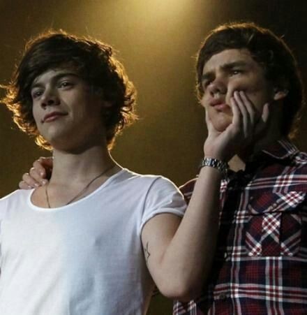 Icarusma's tweet photo. “os anos que passamos juntos permanecerão para sempre entre os anos mais queridos da minha vida. sentirei falta dele sempre, meu adorável amigo.” 

o harry, eu estou destruída! 😭😭😭🤍 https://t.co/72kz0Z4WPj
