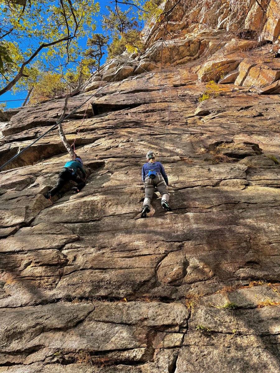 rachel_spates's tweet image. Glad I let this group talk me into taking up rock climbing this year. It was an honor to be included in their trip to The Gunks in New York earlier this week.

It was challenging but fun and I’m learning a lot each time out. 🧗🏼💕 #DoHardThings #ThatsWhatSheSaid #TheOffenders