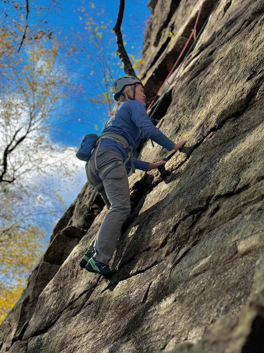 rachel_spates's tweet image. Glad I let this group talk me into taking up rock climbing this year. It was an honor to be included in their trip to The Gunks in New York earlier this week.

It was challenging but fun and I’m learning a lot each time out. 🧗🏼💕 #DoHardThings #ThatsWhatSheSaid #TheOffenders
