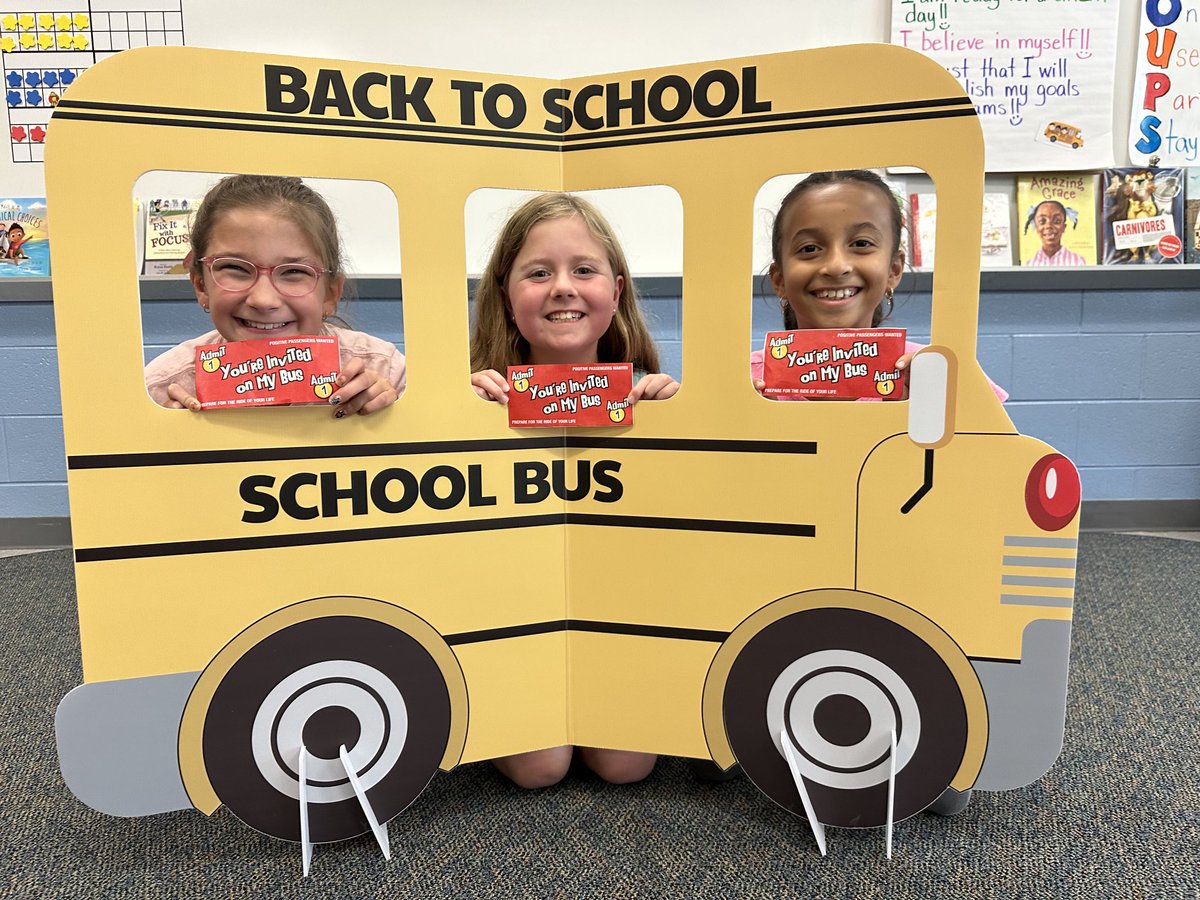 McCluskeysClass's tweet photo. Energy Bus rules 4 &amp; 5           Love your passengers and Enjoying the ride! 💙 🚌 https://t.co/M7GhHMdTOm