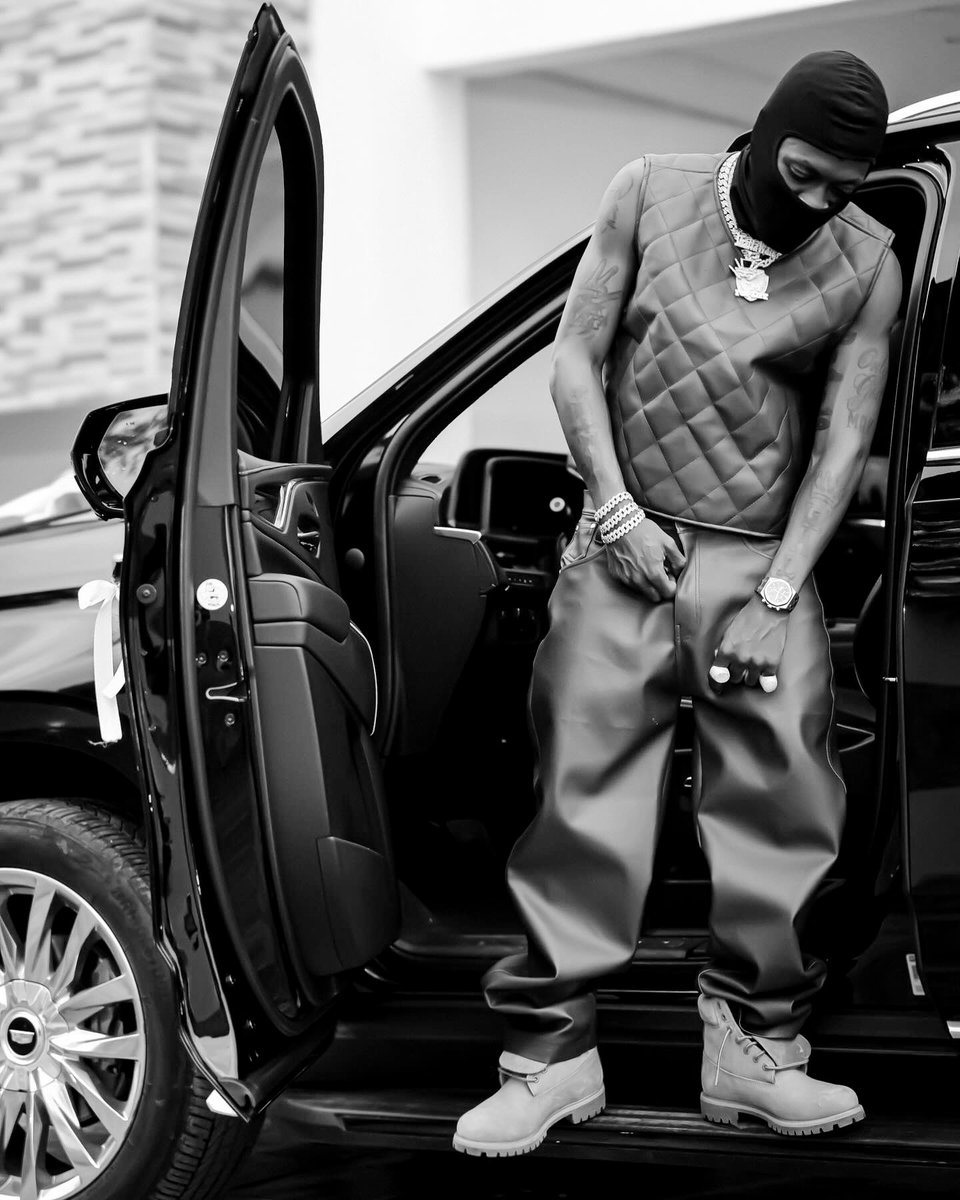 LakpazG's tweet photo. •The Most Wanted _______SHATTA WALE!

•The Most Dangerous Artist in Ghana 🇬🇭 

•The Most Awarded Dancehall Artist in Africa 

•The richest Artist in Ghana 🇬🇭!!!!!!!!!
#ShattaDay 
#SHATTABRATION 
#ShattaMusic https://t.co/ZFwjRmMQy1