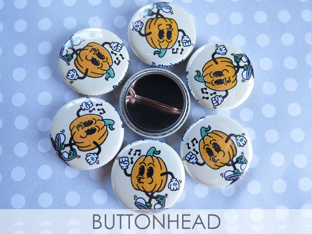 buttonhead_org's tweet image. This #RetroHalloween whistling pumpkin pin ships FREE with orders in October! buff.ly/2KhafLu #pinbackbuttons #buttonpins #lanyardpins
