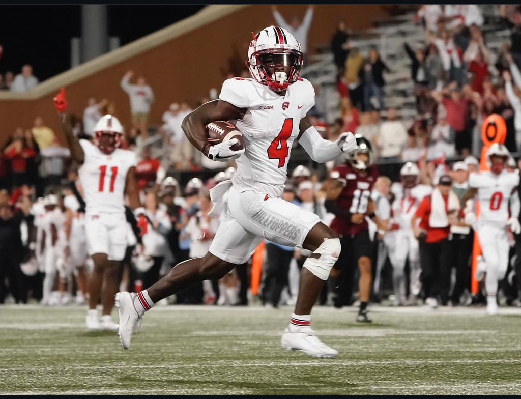 #AGTG TrulyBlessed WKU offered
@CoachMizellWKU <a href="/rb_coachJJ/">Josh Johnson</a> 
<a href="/moskillz__/">Coach Mo</a> <a href="/CoachLeoHunt/">Leo Hunt</a>  4:12 🙏
