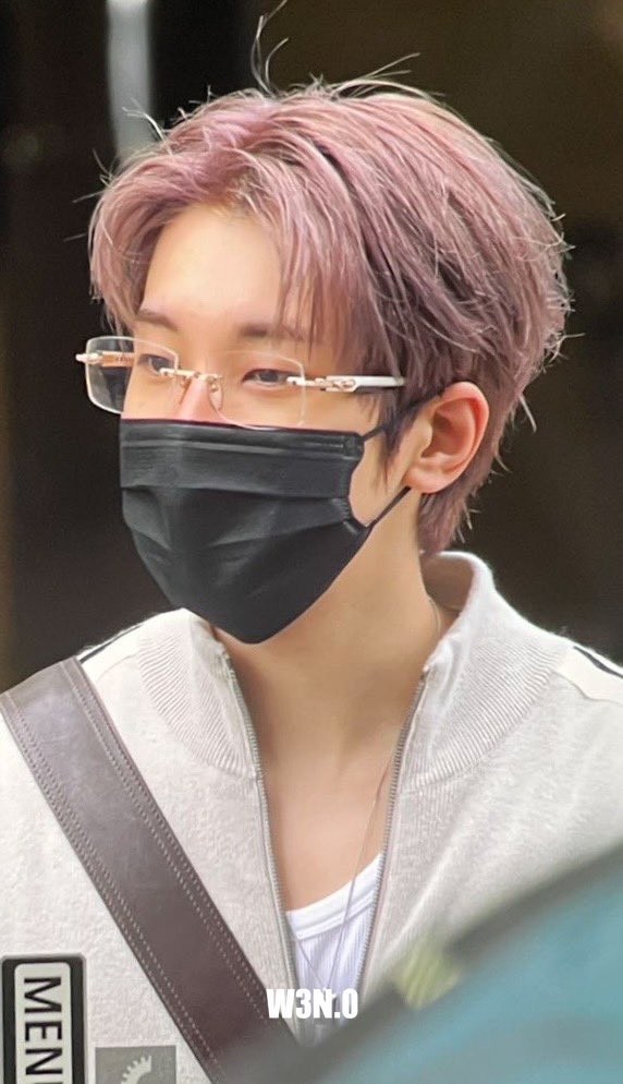wonubliss's tweet photo. you’ve worked hard, wonwoo. 💜🫂
his glasses, hair color, eye smile. 🥹 https://t.co/ZEDWqiZLb4